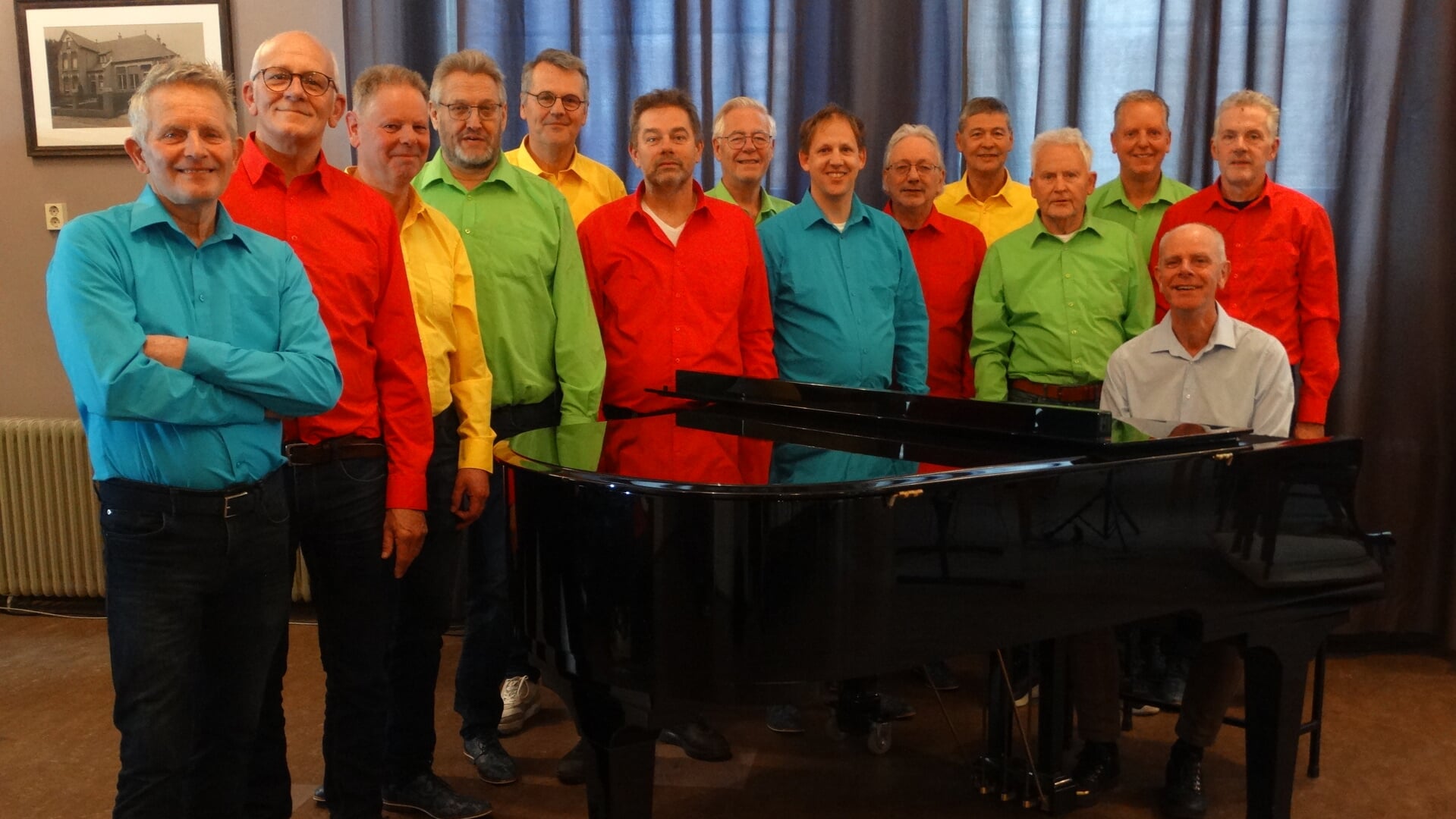 Zanggroep Men@Work bestaat uit twaalf enthousiaste zangers afkomstig uit de regio Alkmaar-Hoorn.