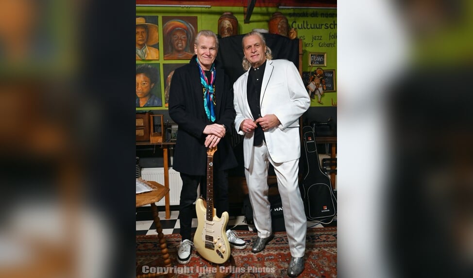 Robert en Cary, bekend van hun uitverkochte David Bowie-programma in januari, komen opnieuw naar de Cultuurschuur.