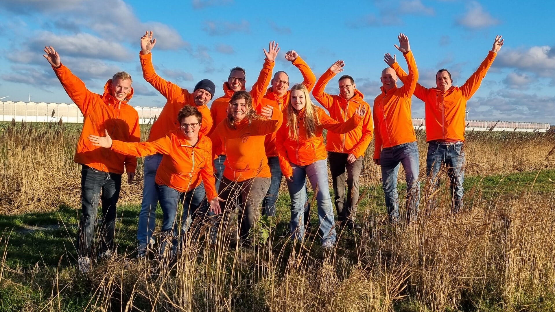 Het enthousiaste team van de Oranjevereniging Middenmeer.