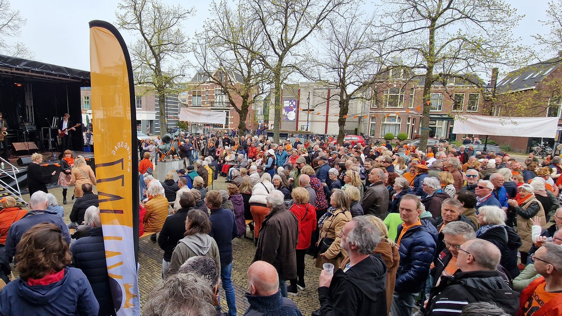 Het Royal Jazz Festival vindt op Koningsdag plaats in en rond cultureel centrum De Bullekerk, Westzijde 75. 