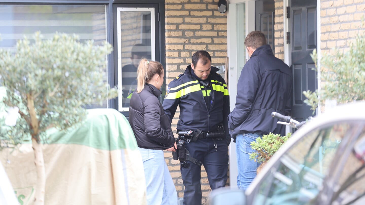 Politie Sluit Bedrijfspand En Arresteert Vier Personen In Wateringen Na ...