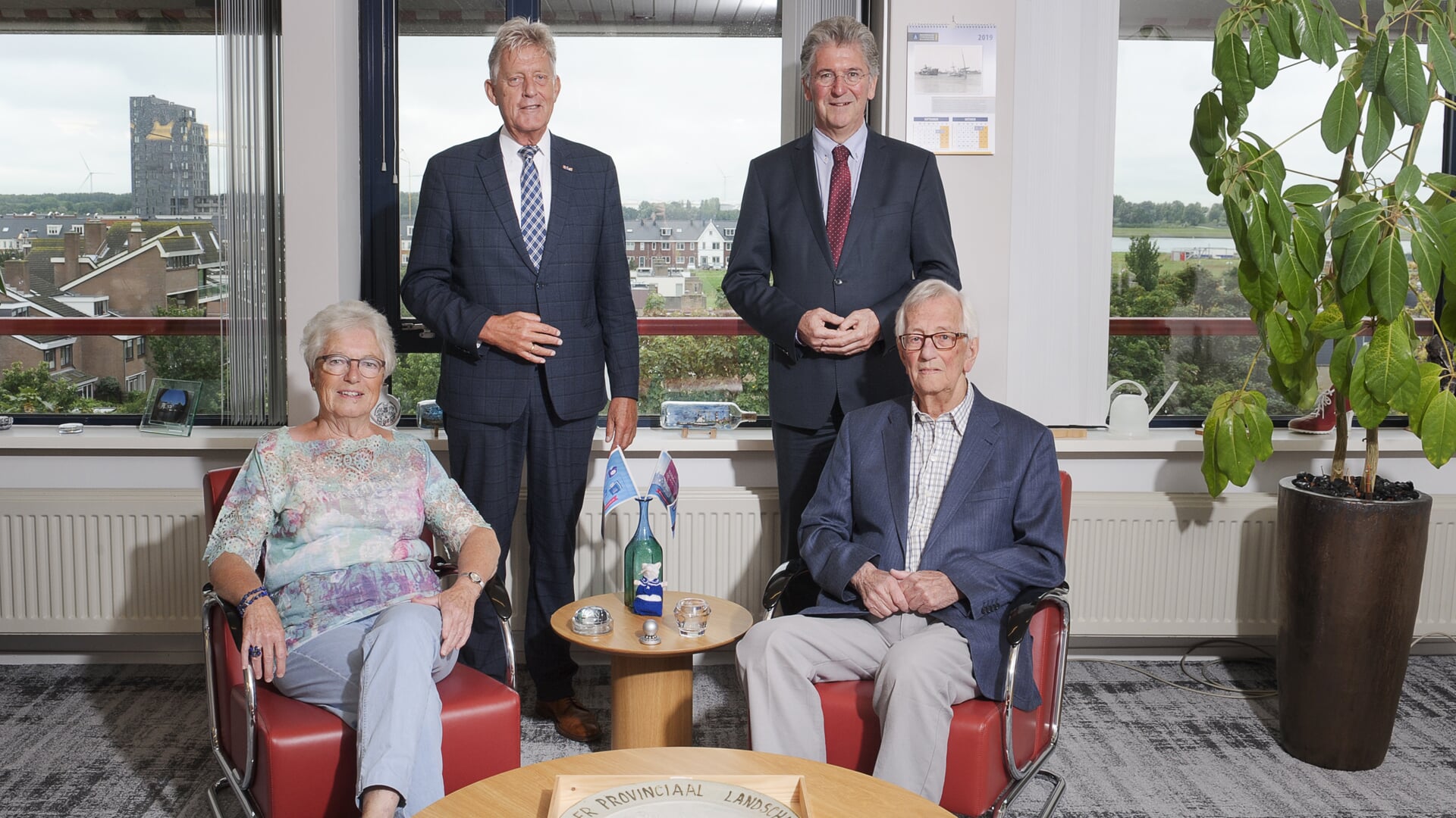 Vier oud-burgemeesters van Maassluis; Hans van Es, Jannie Sterkenburg-Versluis, Koos Karssen en Edo Haan.