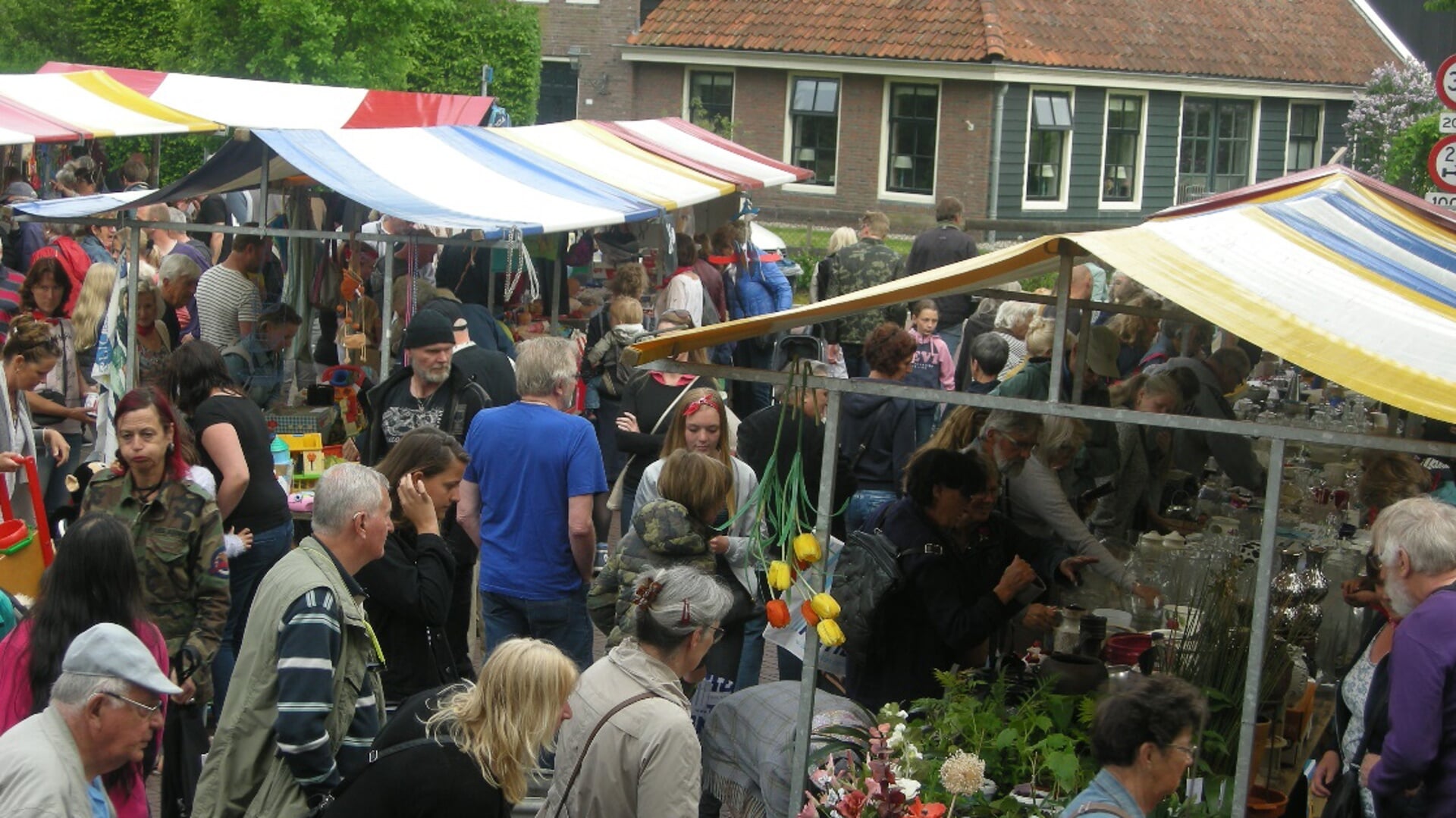 Rommelmarkt in West-Graftdijk.