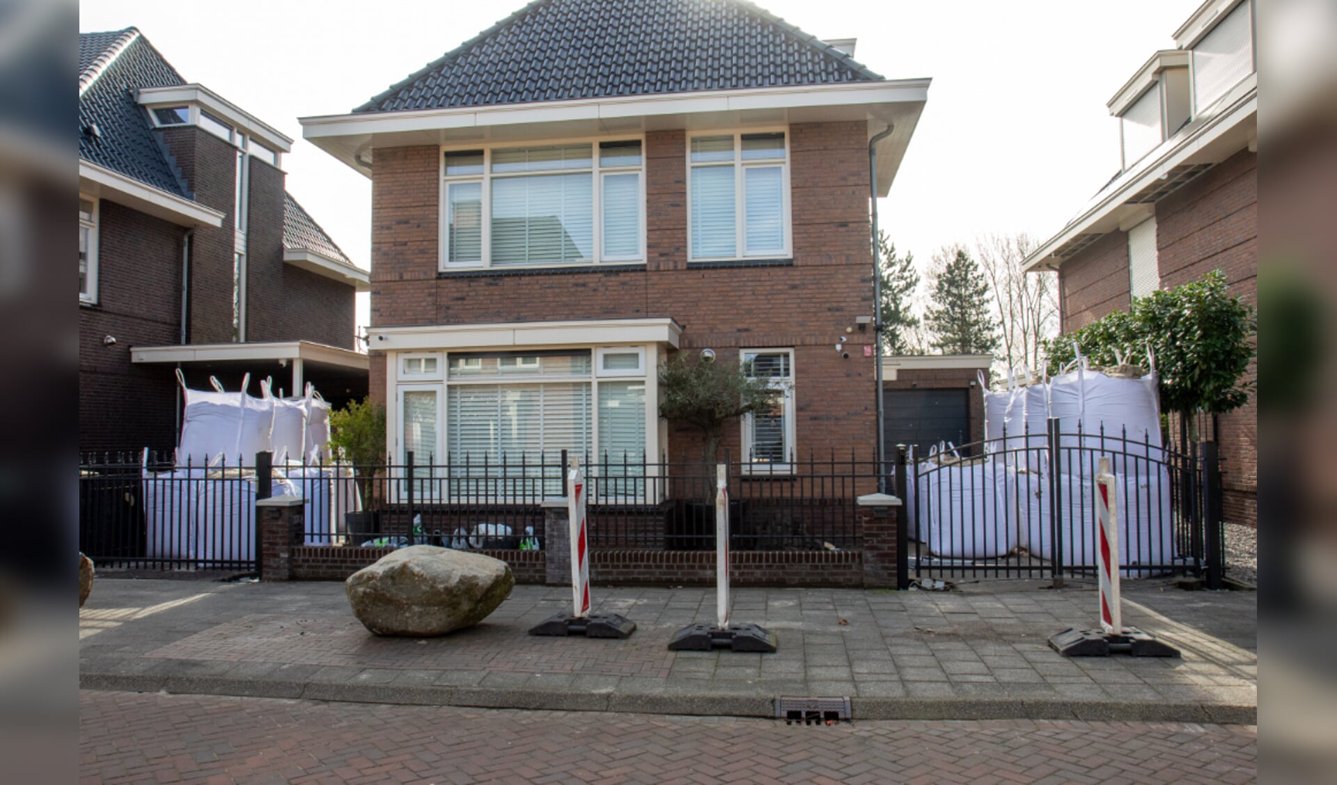 Beveiliging Huis Overleden Loodgieter Ron Van Uffelen Opgevoerd Na ...