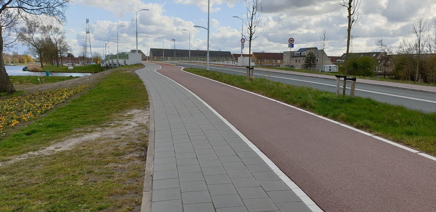Het gesteggel; over 20/7 opening van busbrug De Binding in Westerkoog sleept zich al meer dan 25 jaar voort. De wijk kwam in het stadsplan van 1965/66 niet eens voor.        