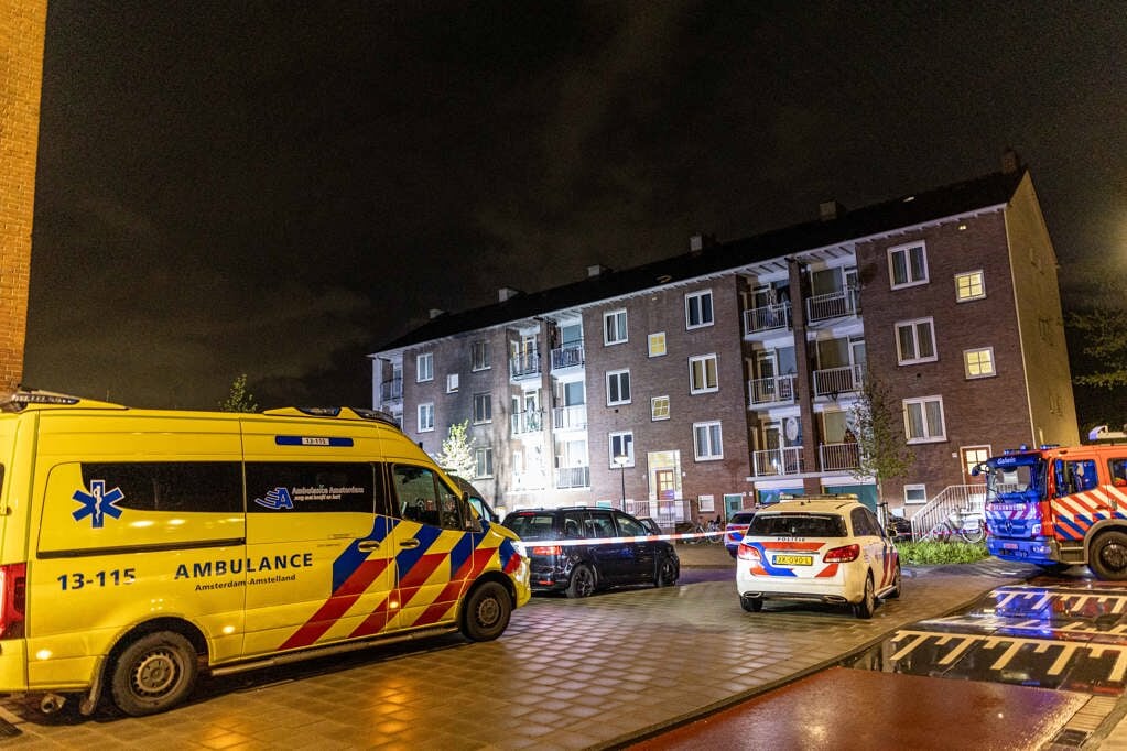 Explosie-aan-John-Lockehof-in-Amsterdam-Nieuw-West