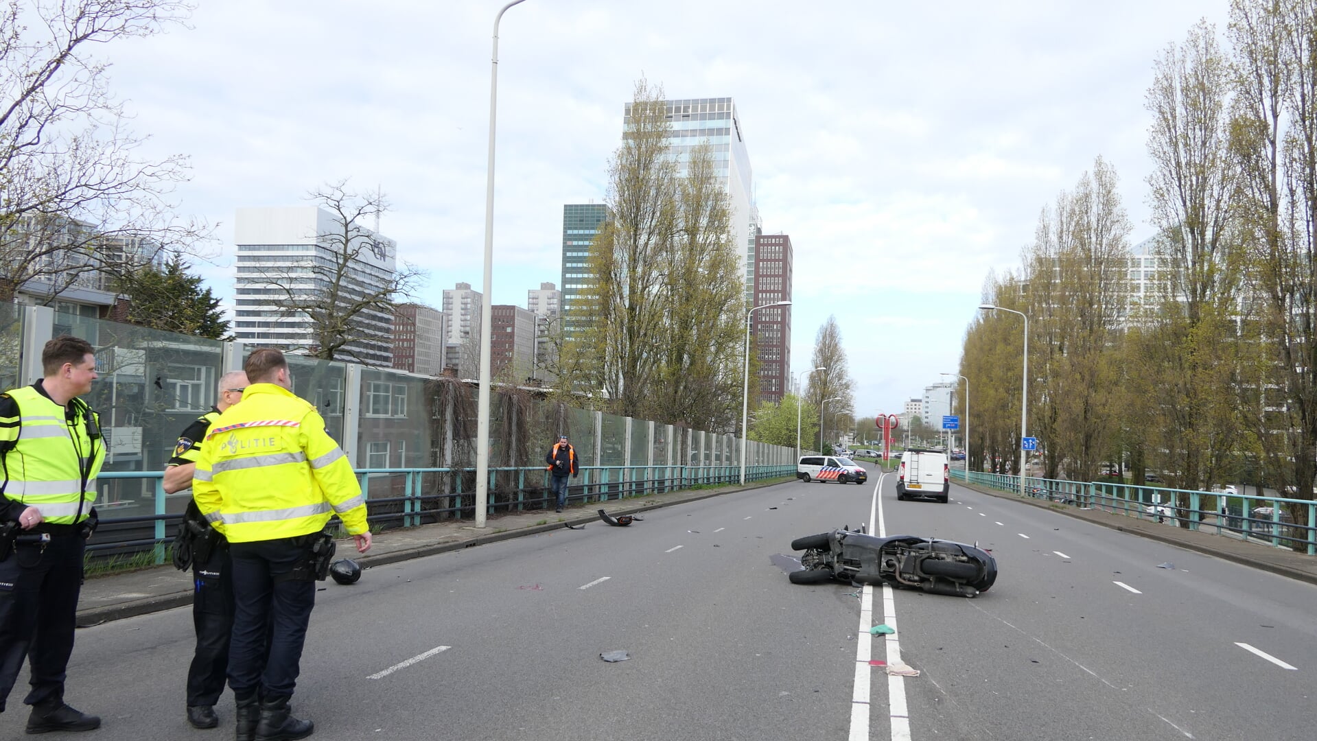 Motorrijder Ernstig Gewond Bij Ongeval Op Schenkviaduct In Den Haag ...