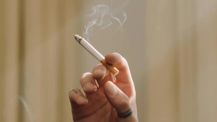 De accijns op tabak is per 1 april flink verhoogd. Een pakje sigaretten kost nu gemiddeld 11,10 euro, een verhoging van ruim 2 euro.