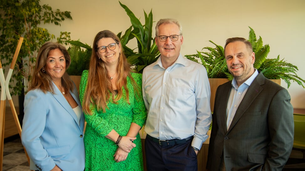 v.l.n.r. Shirley Schelkers (Voorzitter MKB Westland), Natasja Schonewille (Financieel Directeur IT Councelor), Jacco Schonewille (Algemeen Directeur IT Councelor) Patrick Jordens (MKB Westland).