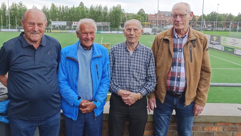 Leo Benjert, Joop Dekker, Mar Benjert en Johan van Aken speelden vele jaren op zondag in de hoofdmacht van VFC, (Foto: RWM)