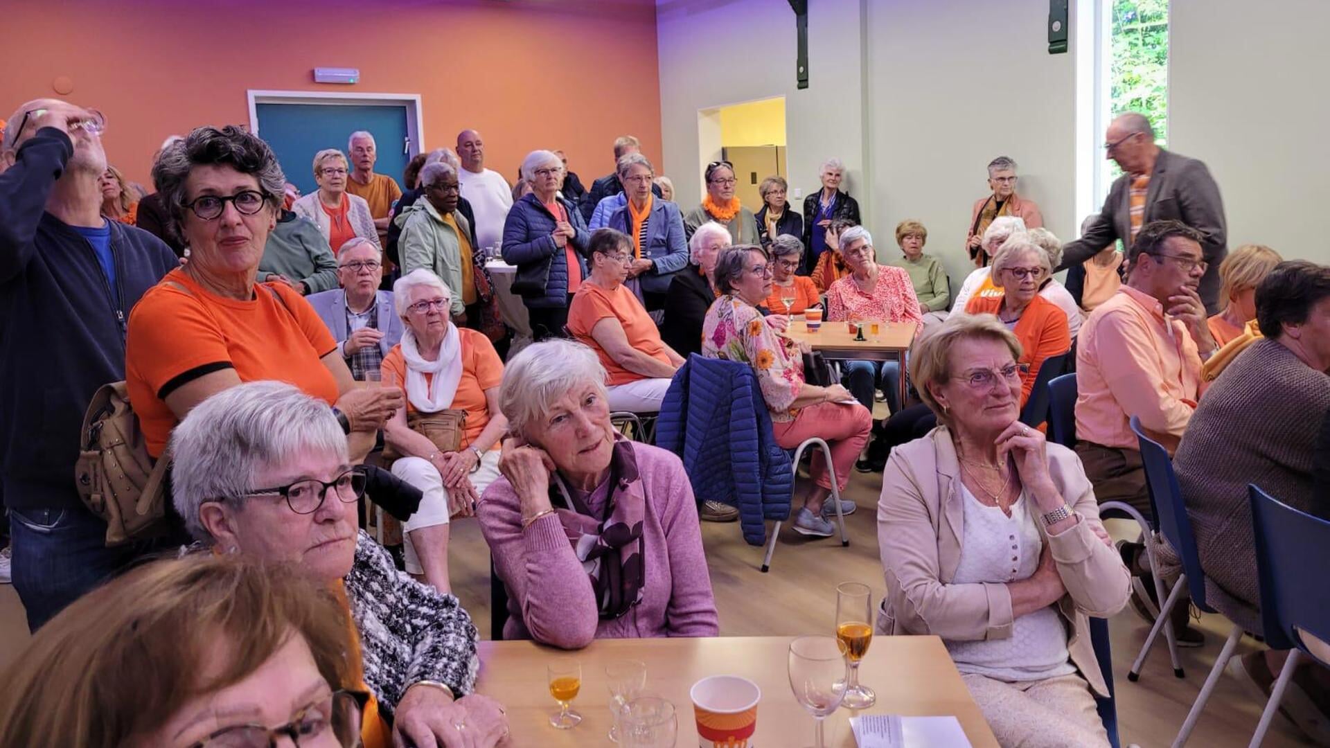 Leden van BC De Werf genieten van Oranje Fiets Bridgedrive.