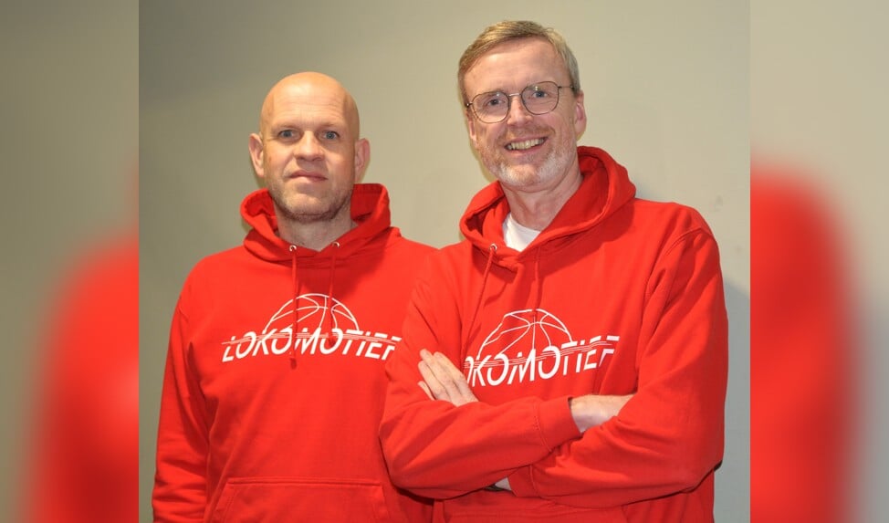 Lokomotief coach Pieter van Mourik (rechts) en assistent-coach Ronald van Ooijen (links).