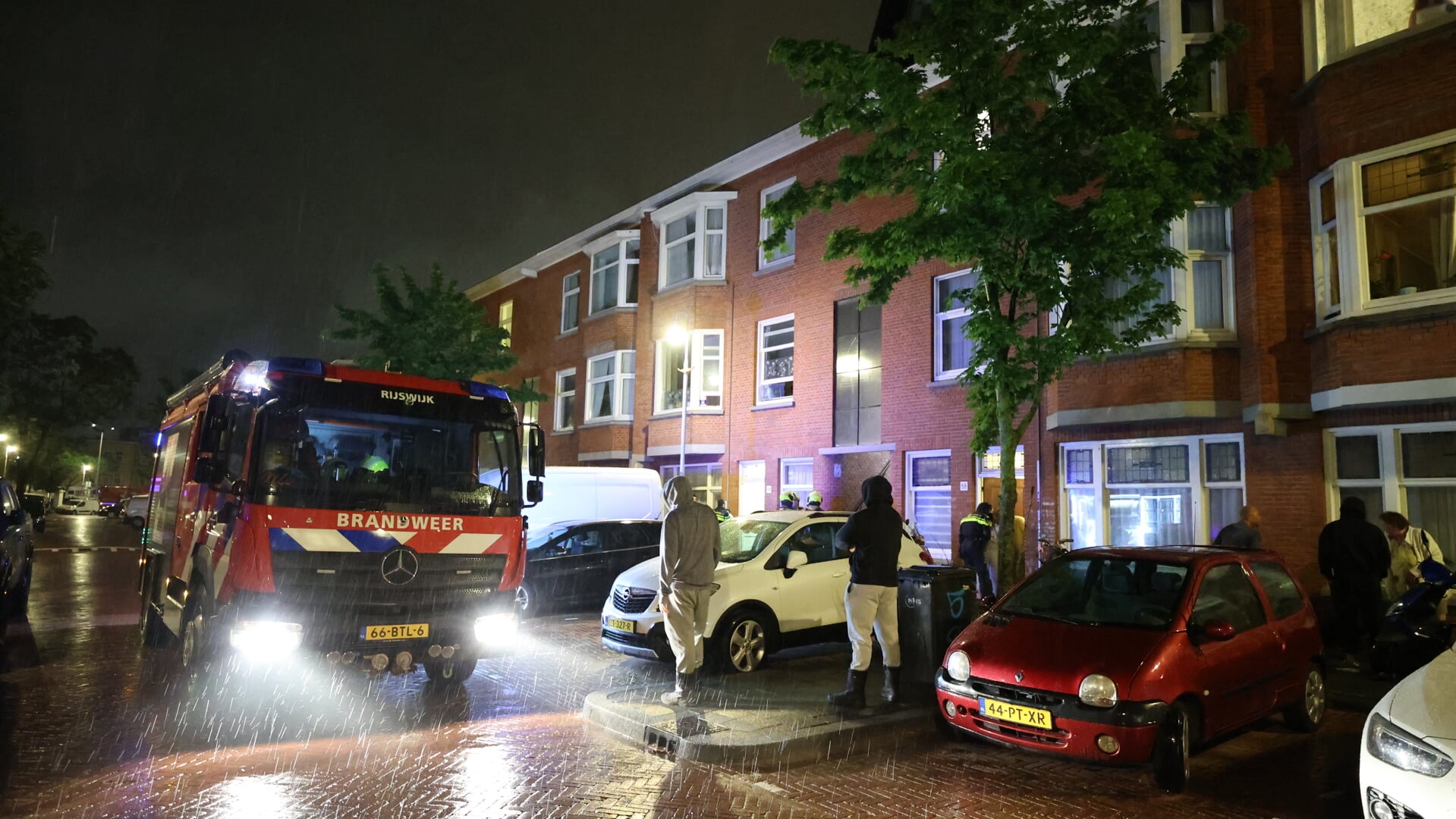 Explosie zorgt voor brand en gewonden in de Isingstraat in Den Haag