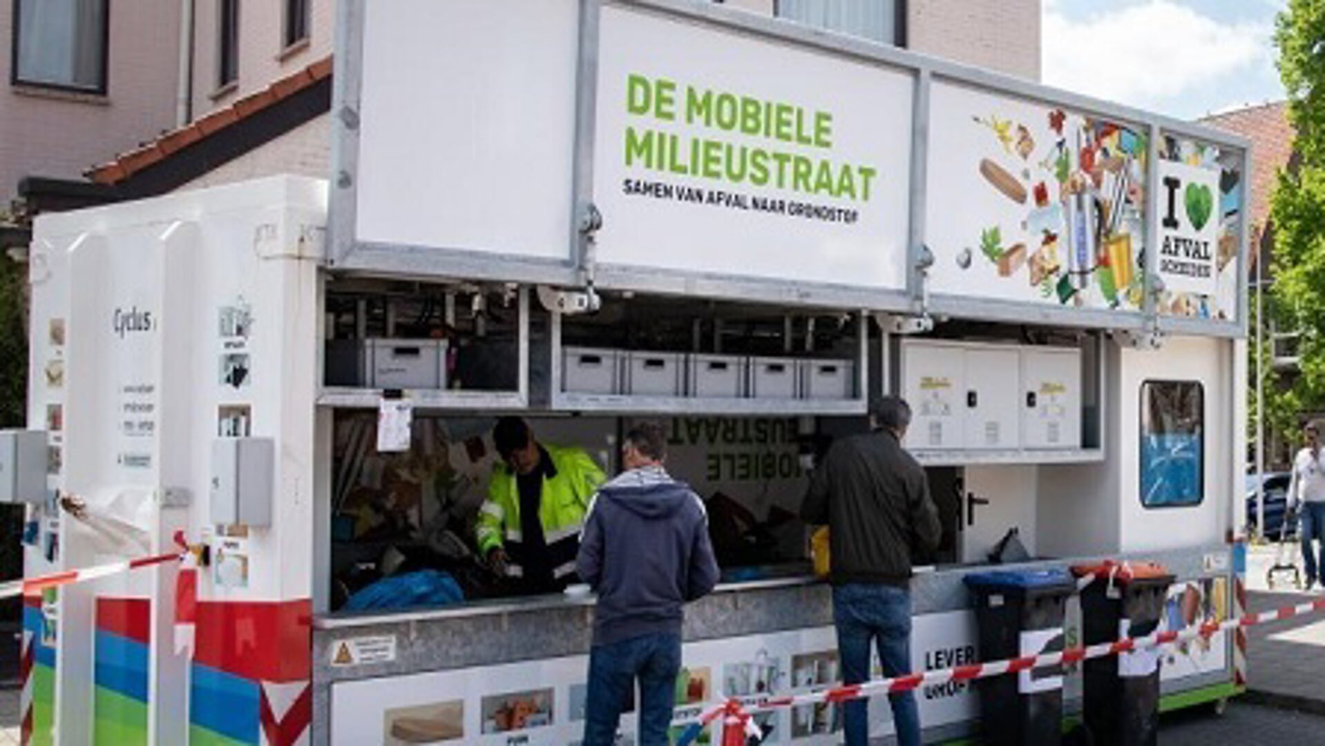 Voor de duur van één jaar start de gemeente Alphen aan den Rijn een proef met een Mobiele Milieustraat in Benthuizen. 