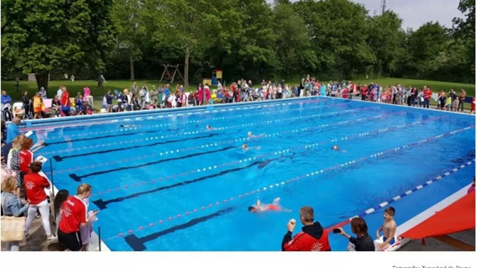 De schoolzwemkampioenschappen worden gehouden in  zwembad de Bever