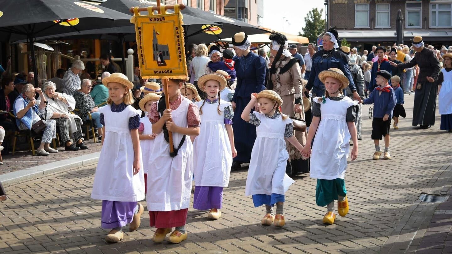 Deze zomer is de West-Friese kinderdansgroep weer te zien.