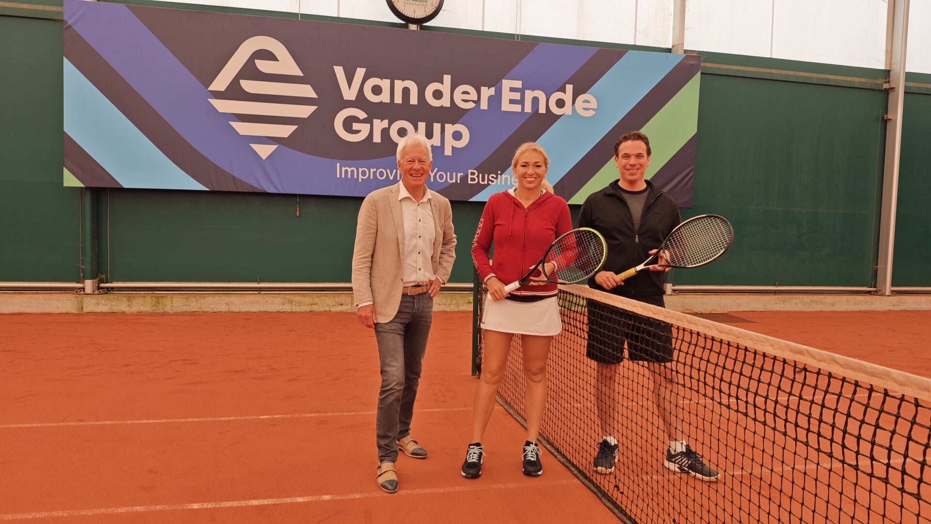 V.l.n.r.: Pieter Eenhoorn (LTC Naaldwijk), Michaëlla Krajicek en Lex van der Ende.
