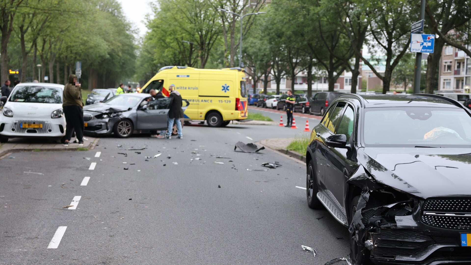 Gewonde Bij Aanrijding Op Melis Stokelaan In Den Haag | Al Het Nieuws ...