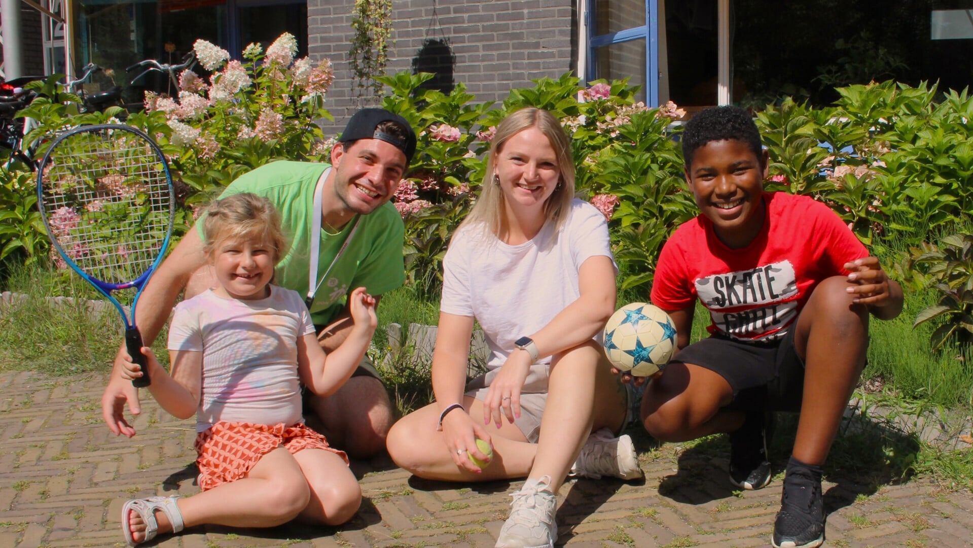 Elke dag van het Vakantiebos is het feest voor Emma, Sandro, Bella en Rayshawn (v.l.n.r.).