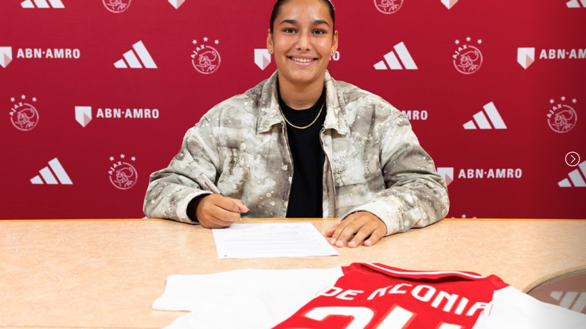 Daliyah de Klonia heeft haar handtekening 