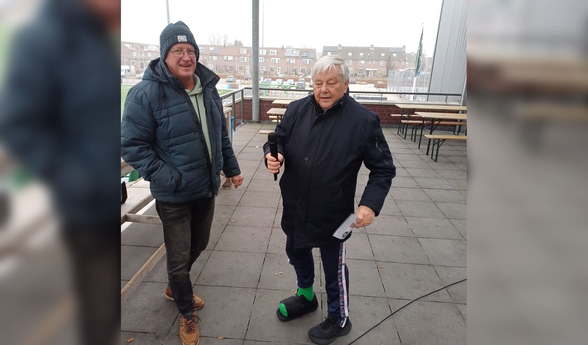 Omroeper met een groene voet