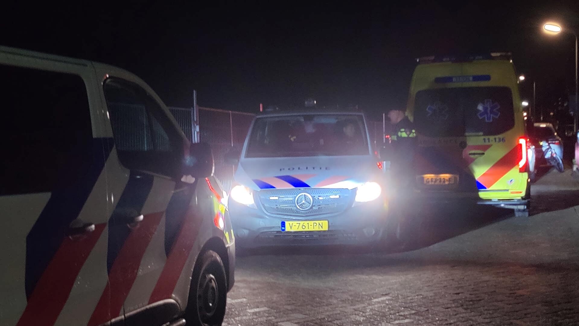 Drie jongeren (15, 17 en 19) aangehouden na gewelddadige overval aan het Noordeinde in Volendam | Rodi