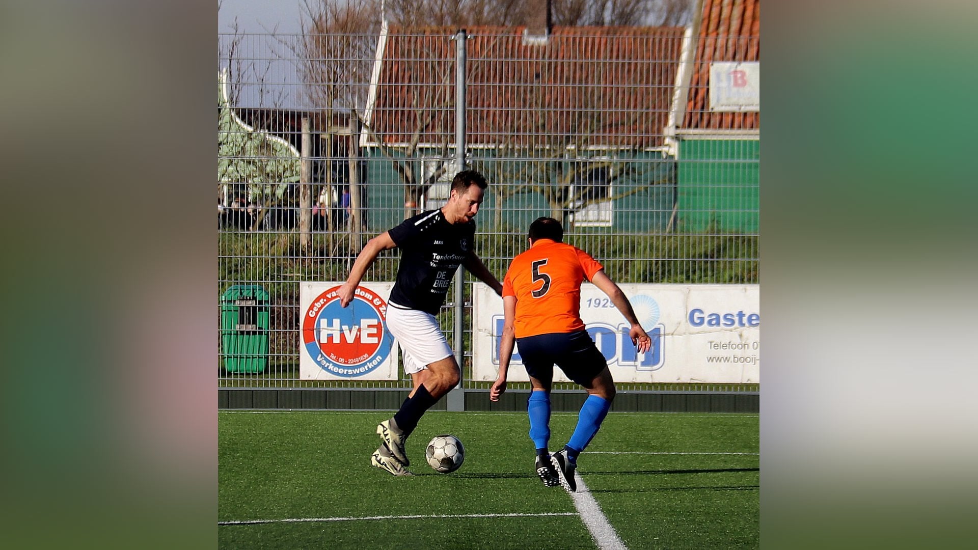 Geconcentreerd aan het werk. Typisch Remy Goudriaan.
