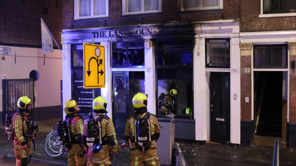 Felle brand in wimpersalon ‘The Last Lounge’ aan het Spui in Den Haag