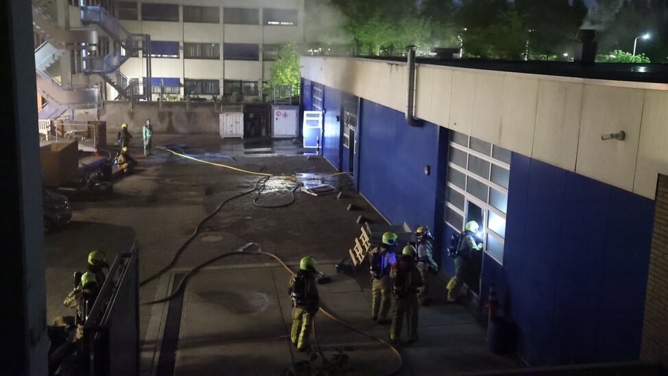 Tientallen woningen ontruimd bij grote brand in Den Haag