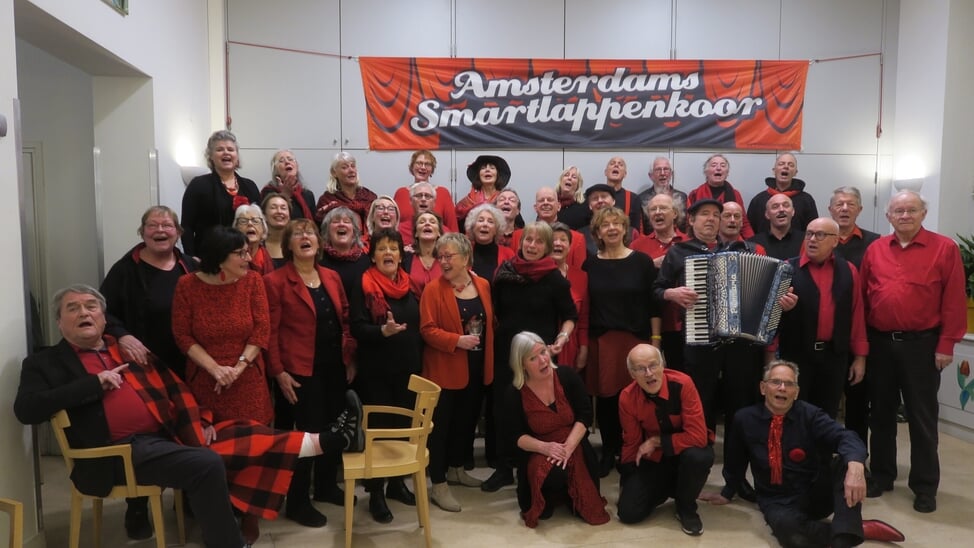 Het koor in vol ornaat.
