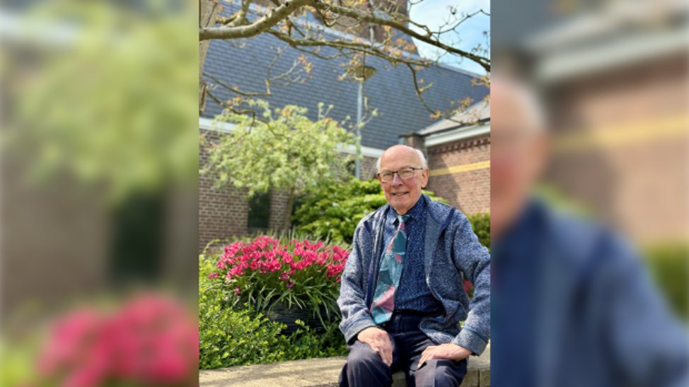 Sinds zijn priesterwijding is Van Well in een aantal parochies thuis geweest.  