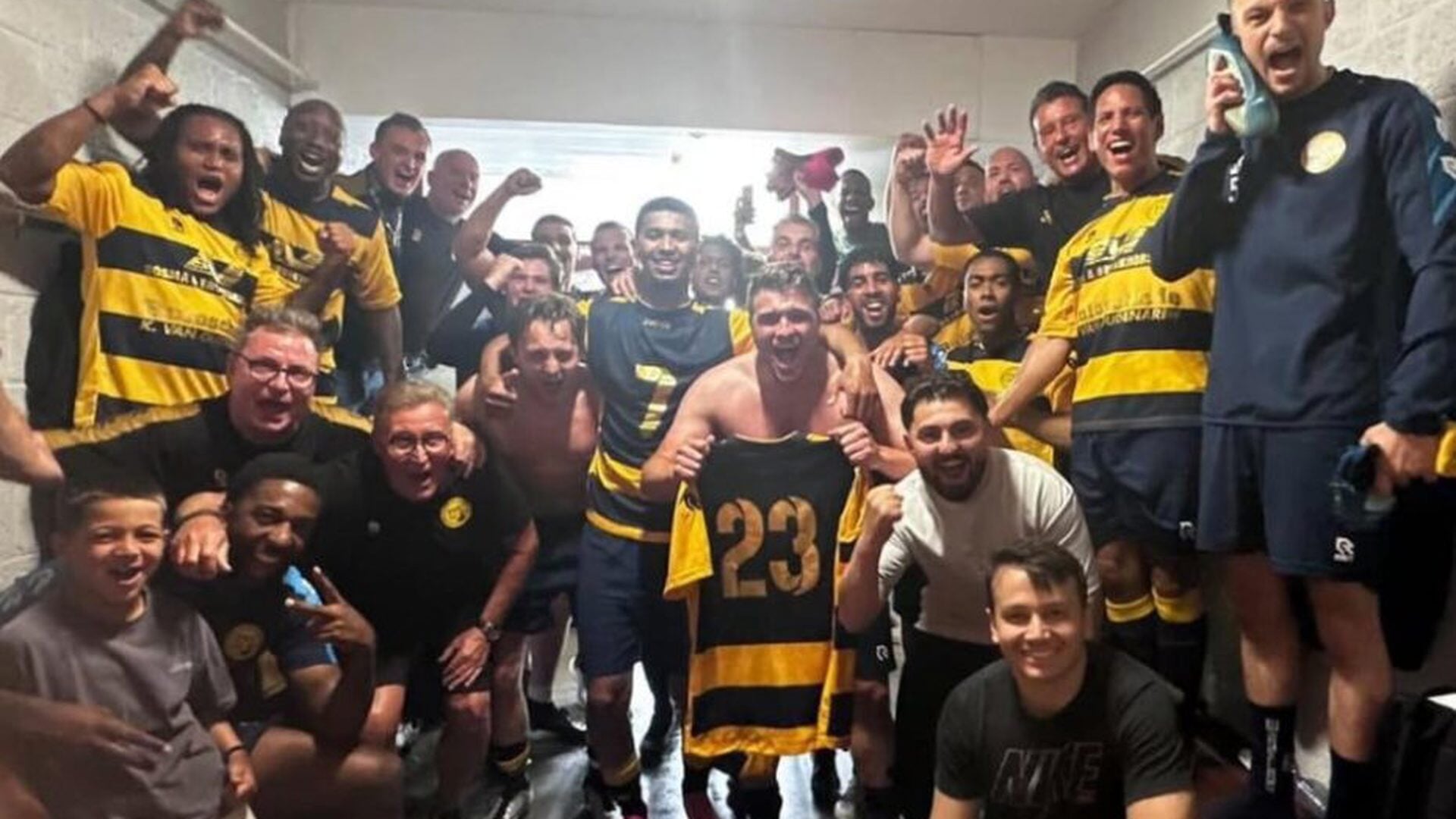 Groot feest bij ZVC'22 na winst in Edam