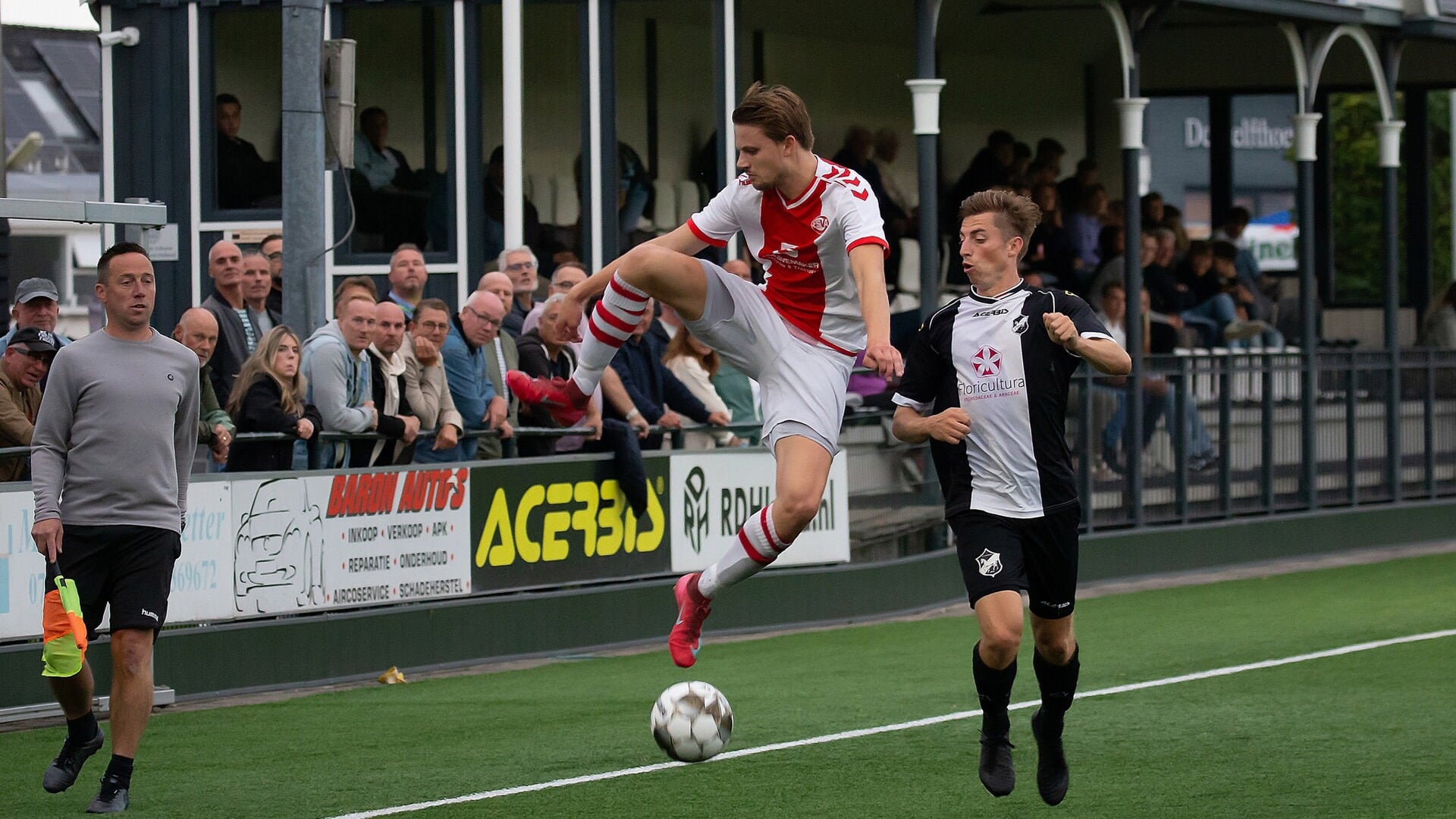 Hoogstandjes tijdens de Assendelver derby.