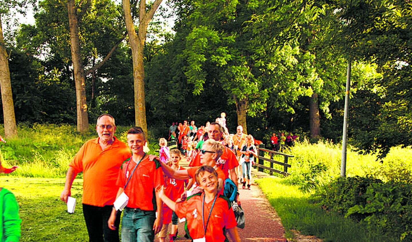 De Avondvierdaagse van Heemskerk is populair bij jong en oud. (foto aangeleverd)