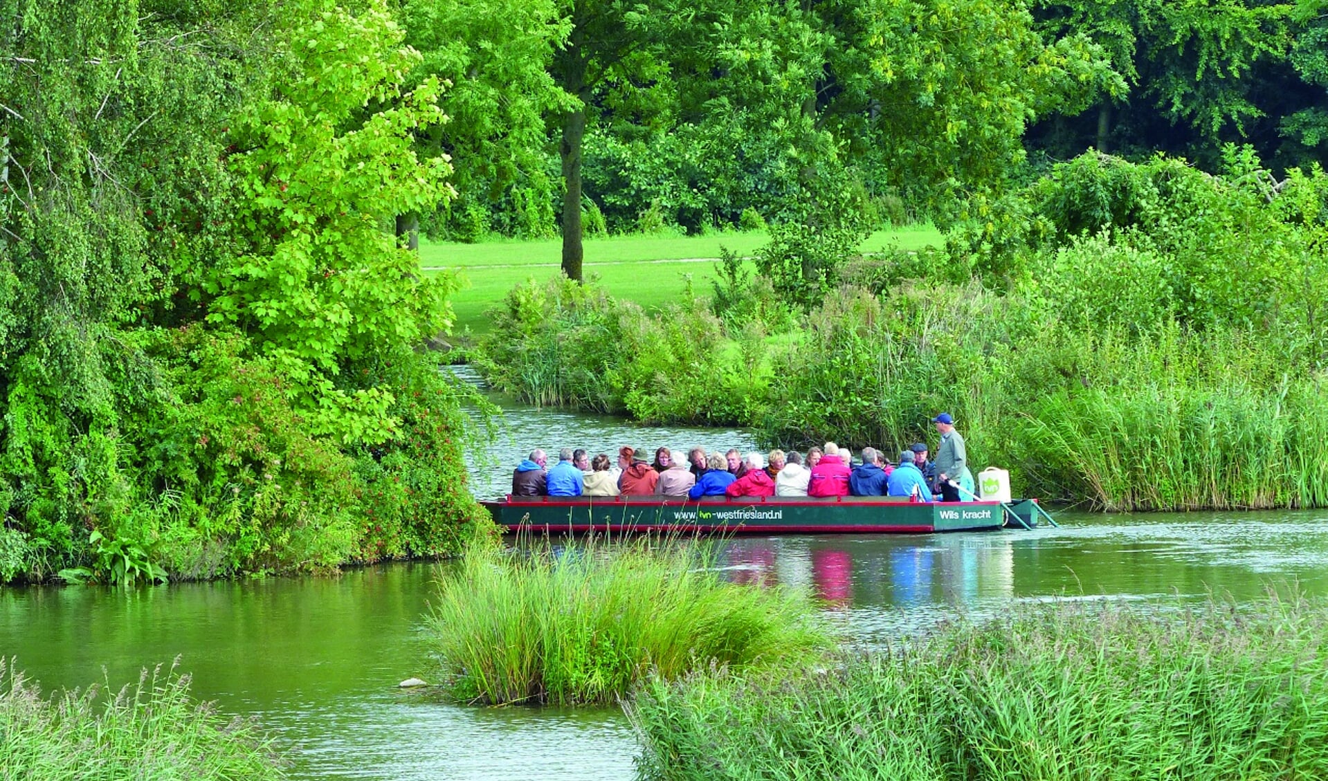 Knelpunten in de vaarroute van West-Friesland? Meld het snel via de site van het recreatieschap. (Foto: archief Rodi Media)