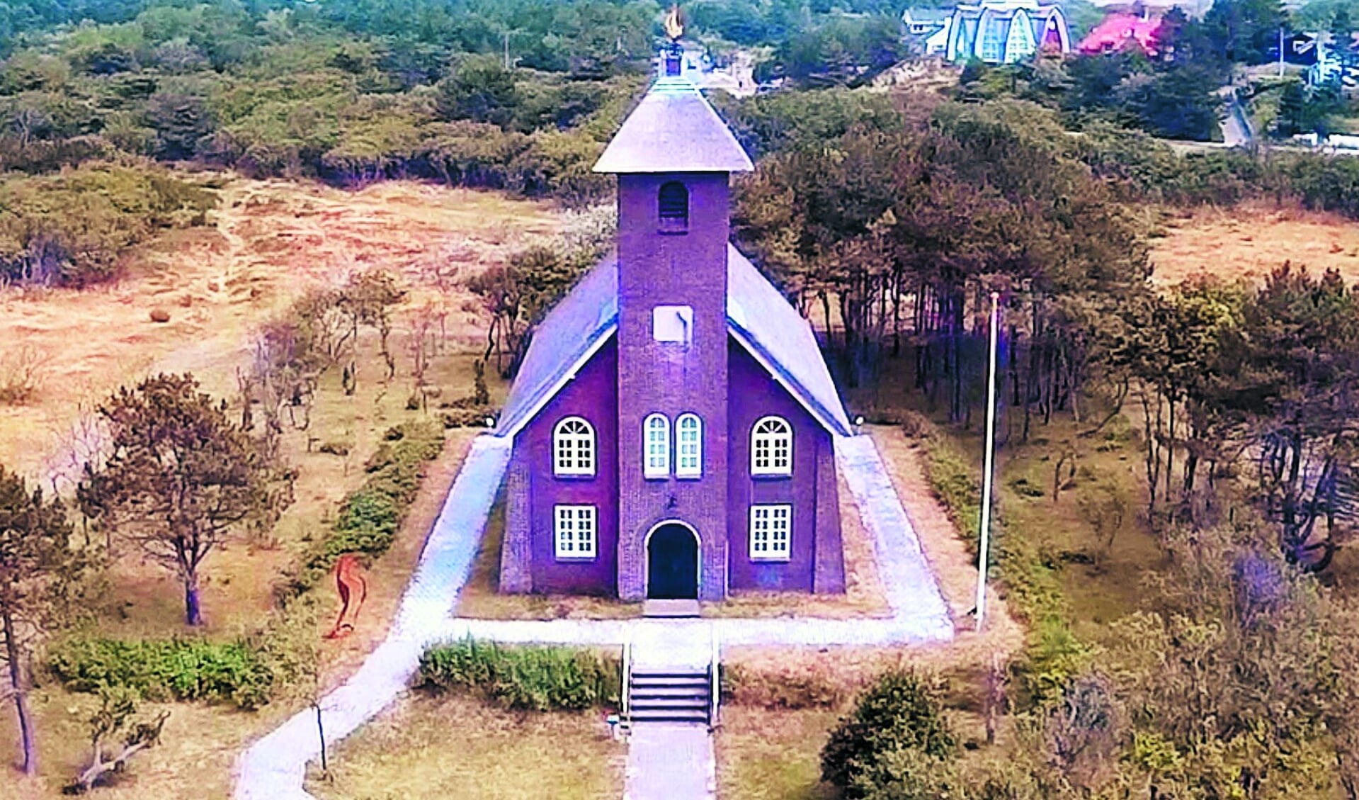 Het Vredeskerkje is de enige Nederlandse kerk met een rieten dak. (Archieffoto)