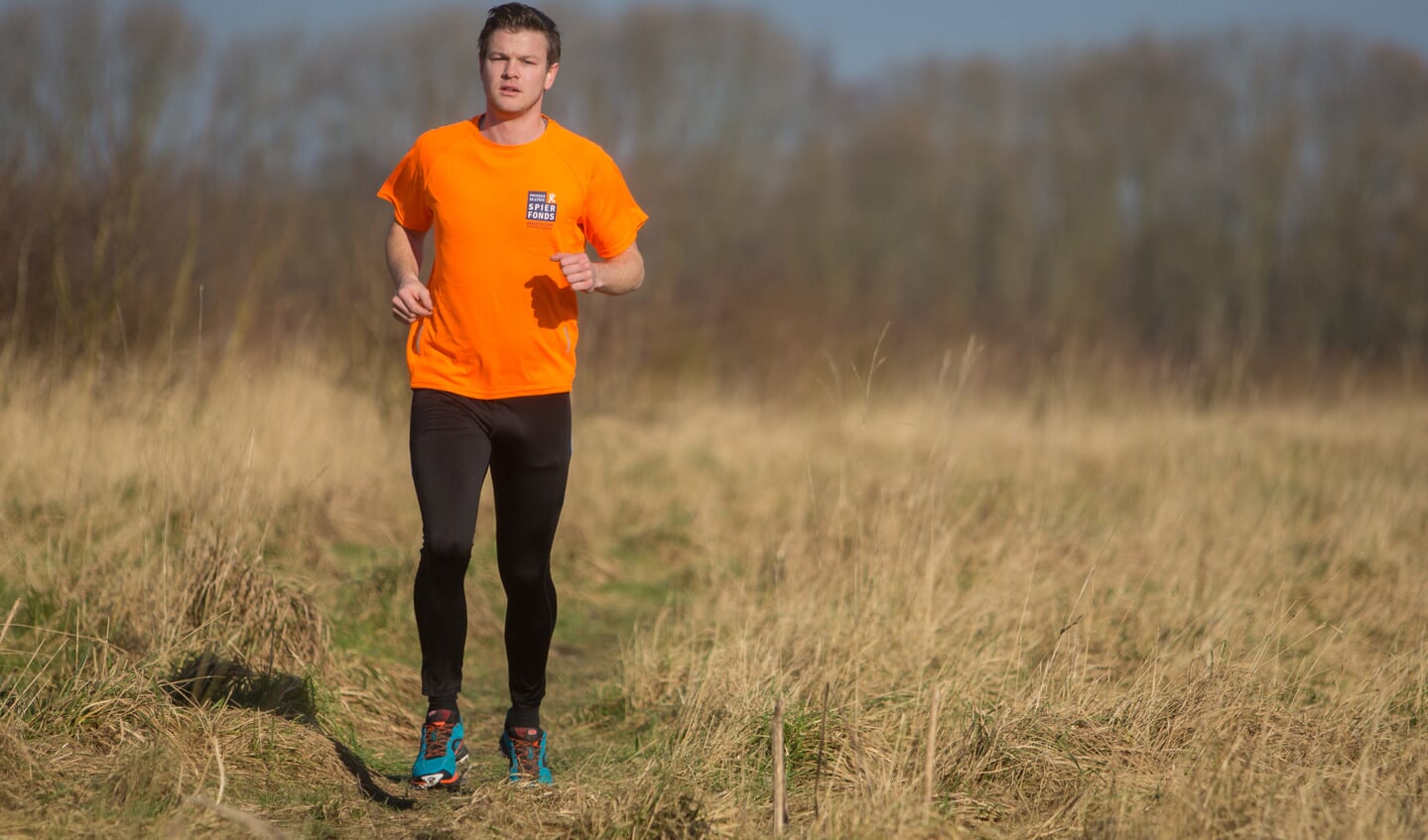 Sander Kunst gaat binnenkort vijftig kilometer hardlopen voor een goed doel: spierziekte. (Foto: Vincent de Vries/RM).