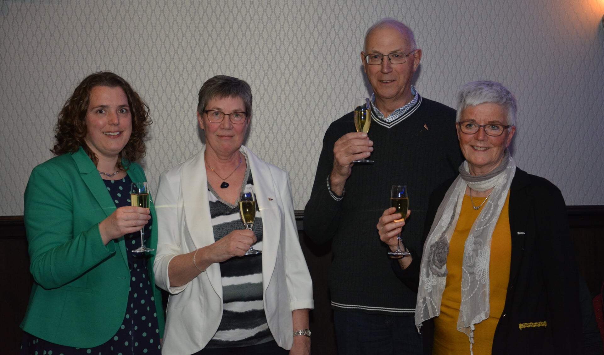 Muziekvereniging St.Caecilia Lutjebroek heeft vier jubilarissen in het zonnetje gezet. (Foto: aangeleverd)