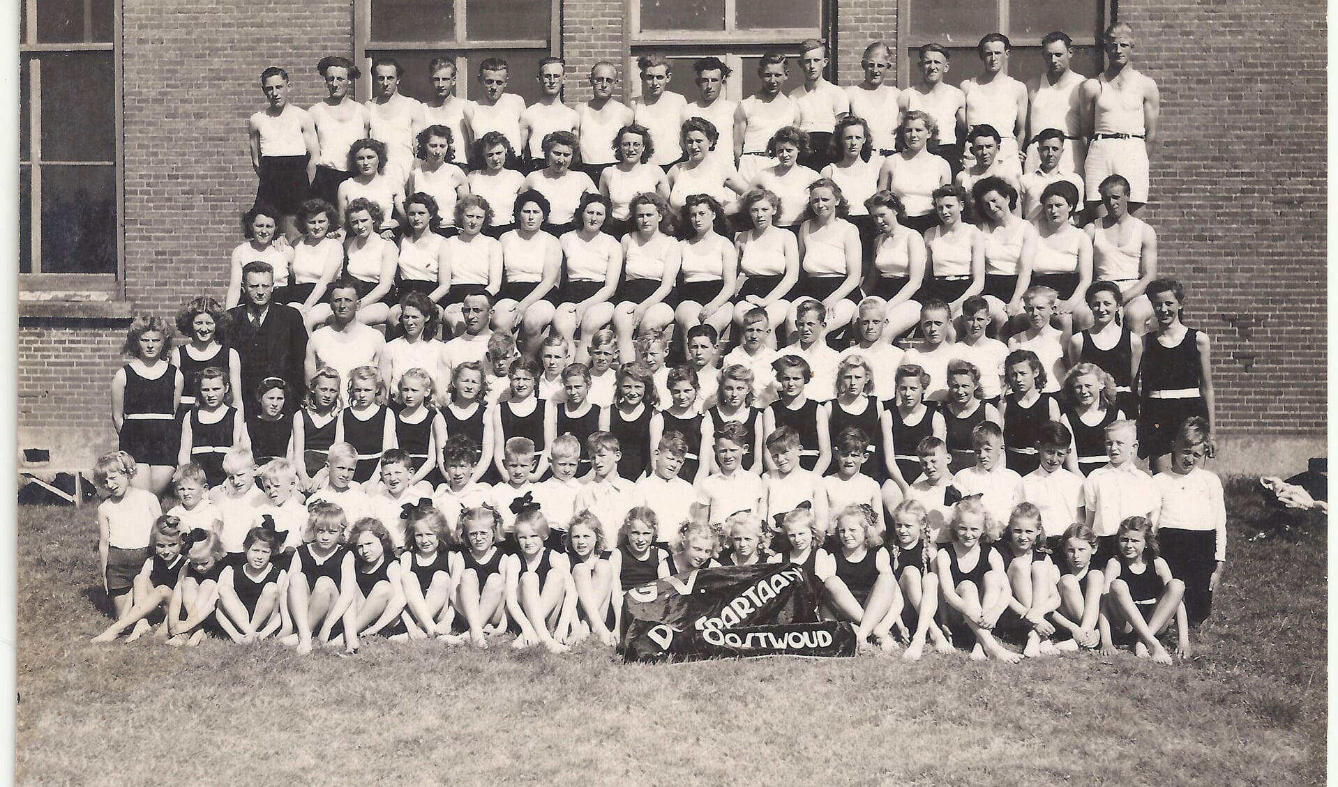 Gymvereniging Spartaan in 1947. (Foto: aangeleverd)