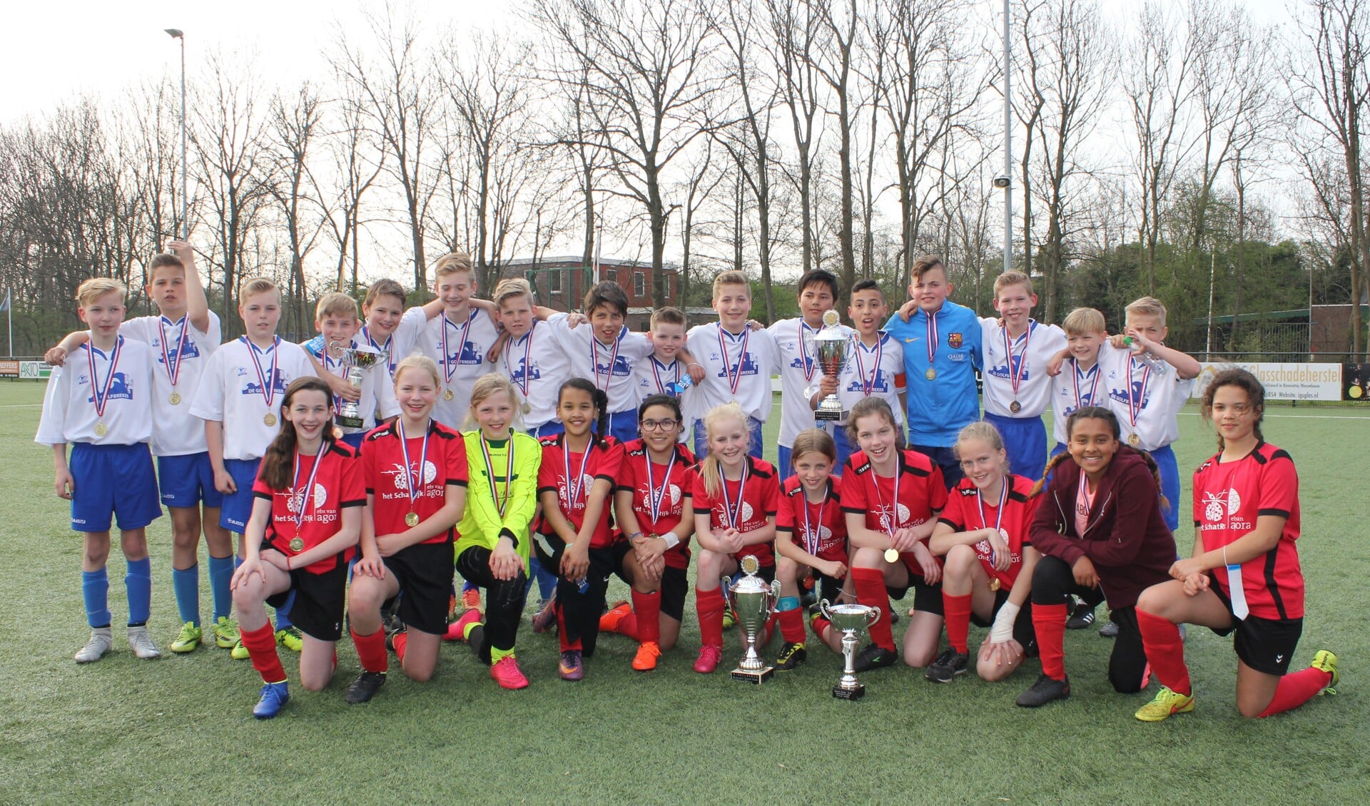 De schoolvoetbalkampioenen van Zaanstad-Midden. (Foto: Schoolvoetbal Zaanstad-Midden)