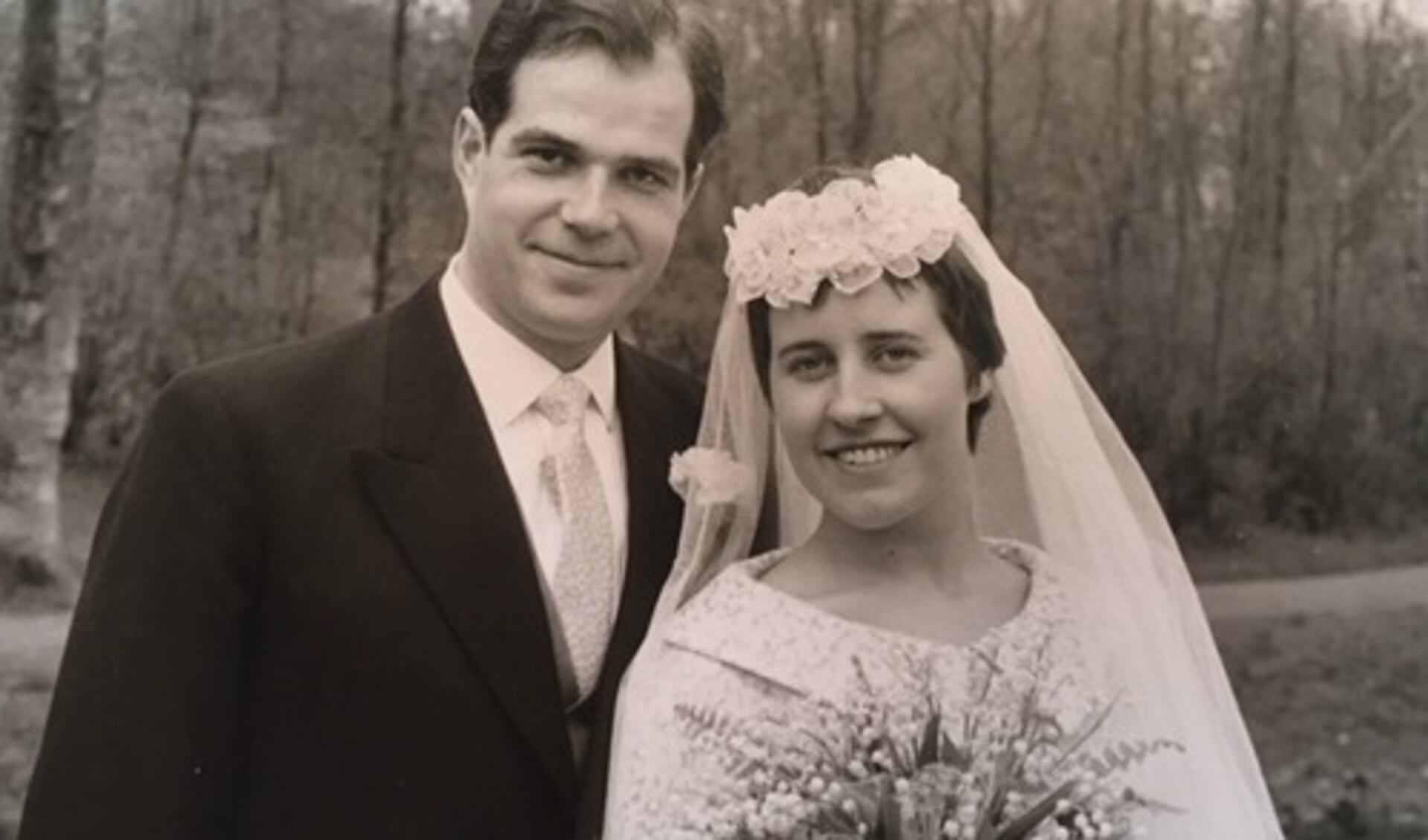 De heer P. Versnel en mevrouw A.M. Versnel-Langedijk zijn donderdag 26 april maar liefst zestig jaar getrouwd. (Foto: aangeleverd)