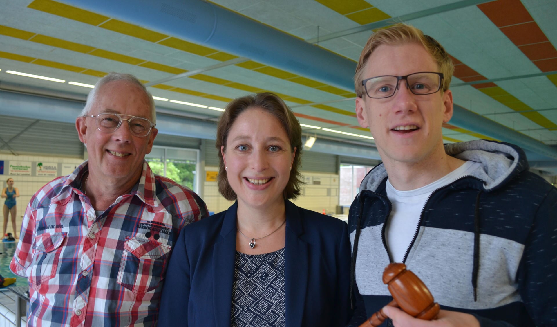 Scheiden voorzitter Adrie van der Gracht (links) samen met Pauline Heus en Pascal Palmboom. (foto aangeleverd)