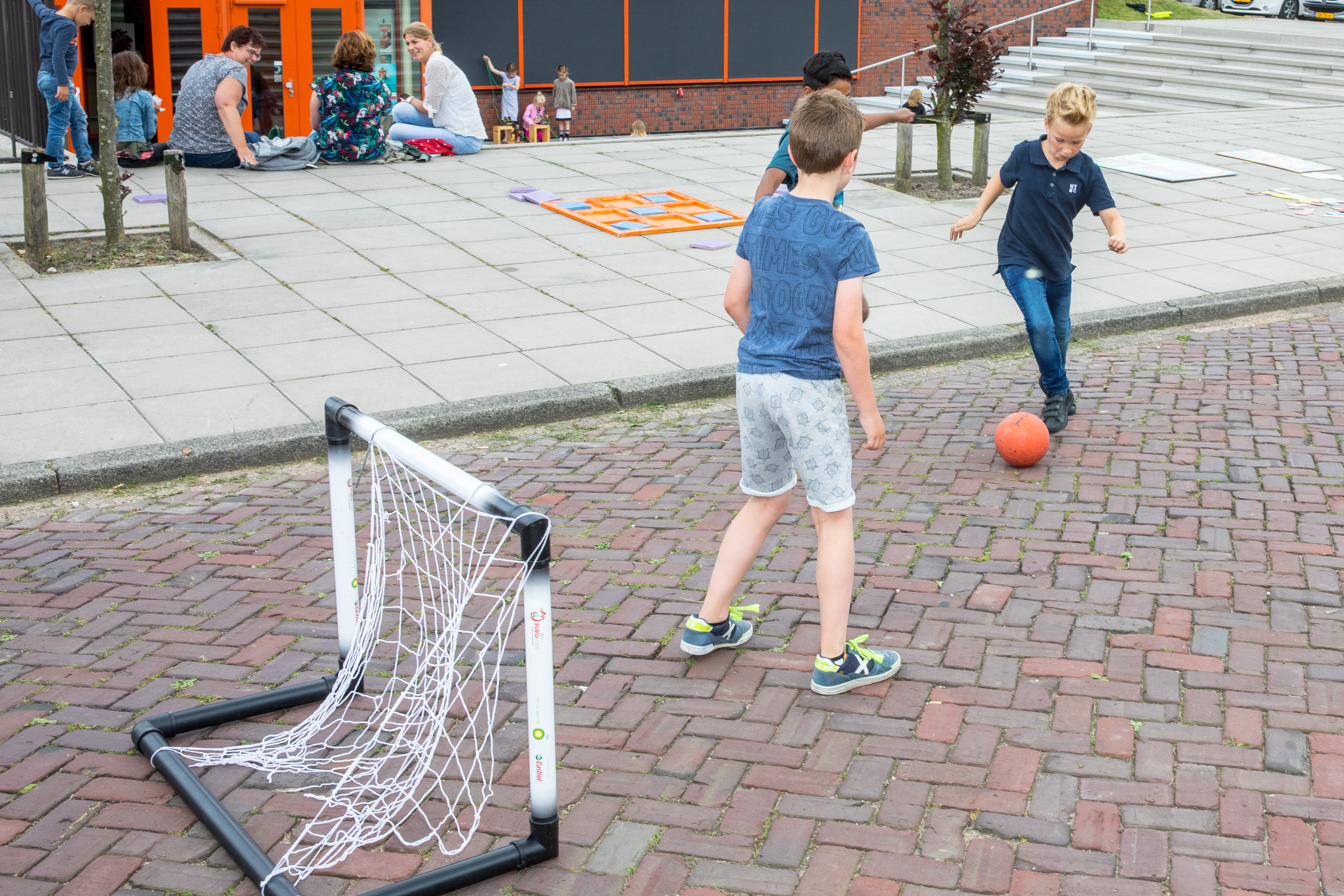 Beste Buiten spelen in het wilde westen - Bisschop Grentplantsoen KL-83