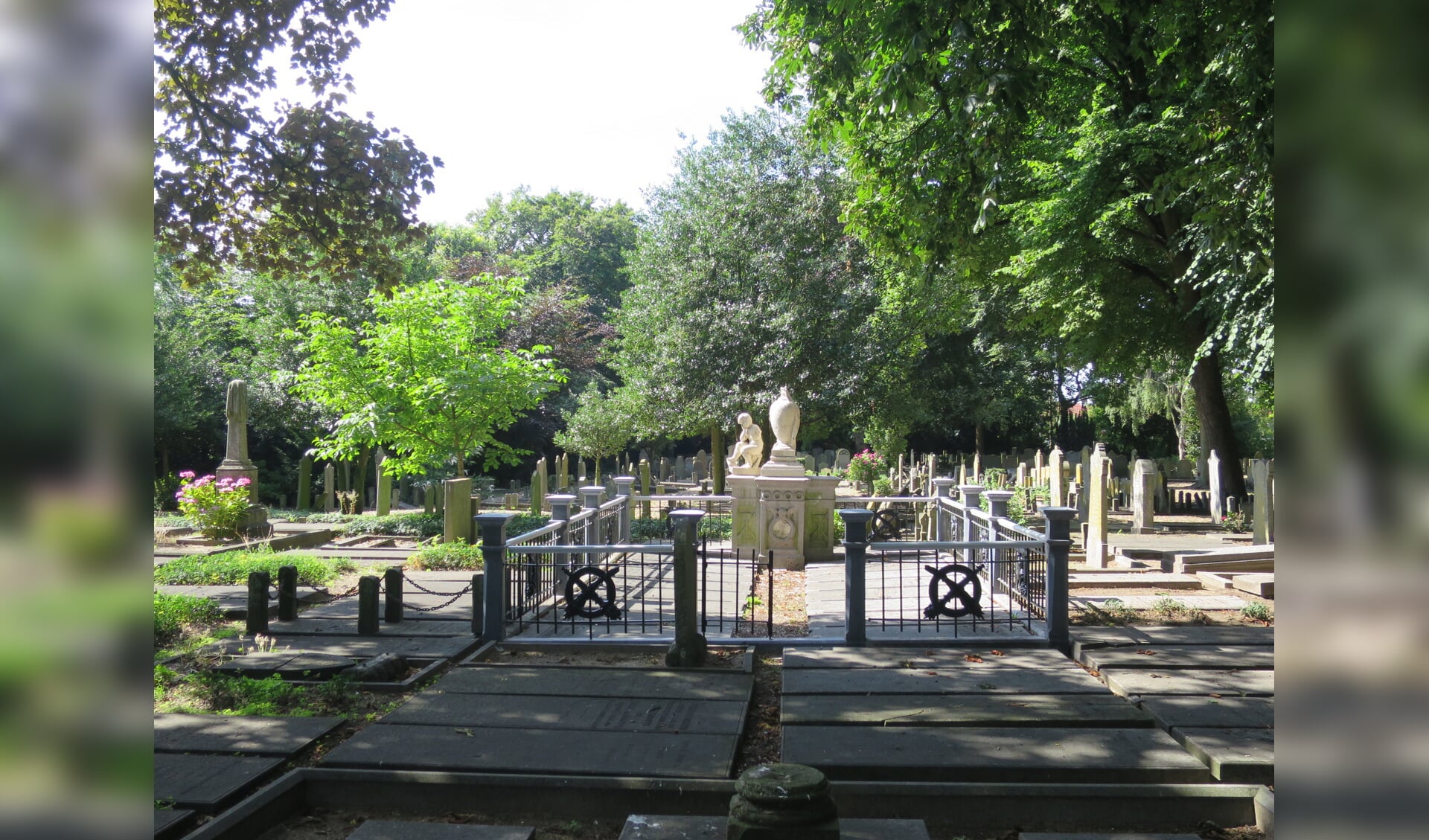 Graven bij de Oude Begraafplaats. (Foto: Historische Vereniging Wormerveer)