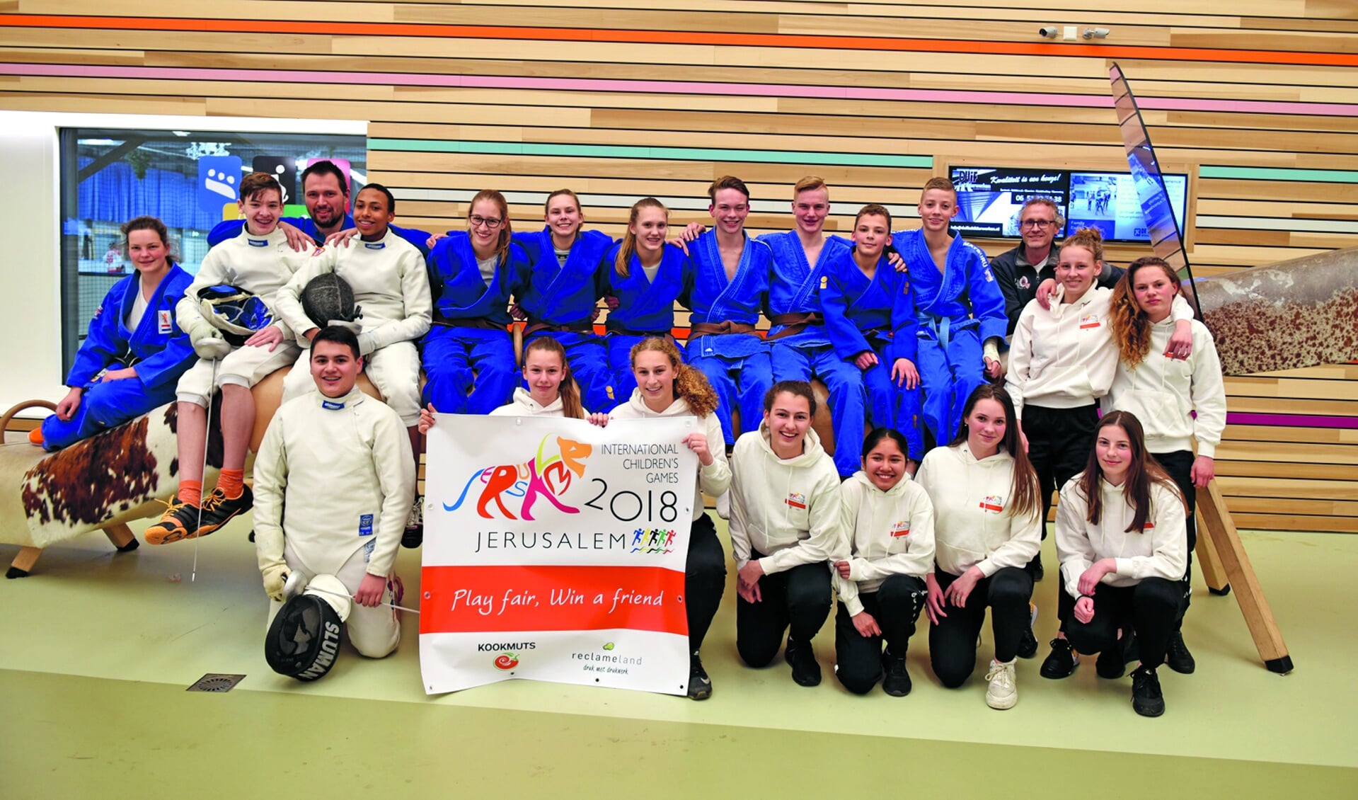 Een Alkmaarse delegatie van zeven judoka’s, acht voetbalsters en drie schermers reist op 27 juli af naar Israël voor de International Children’s Games (ICG) (Foto: aangeleverd)