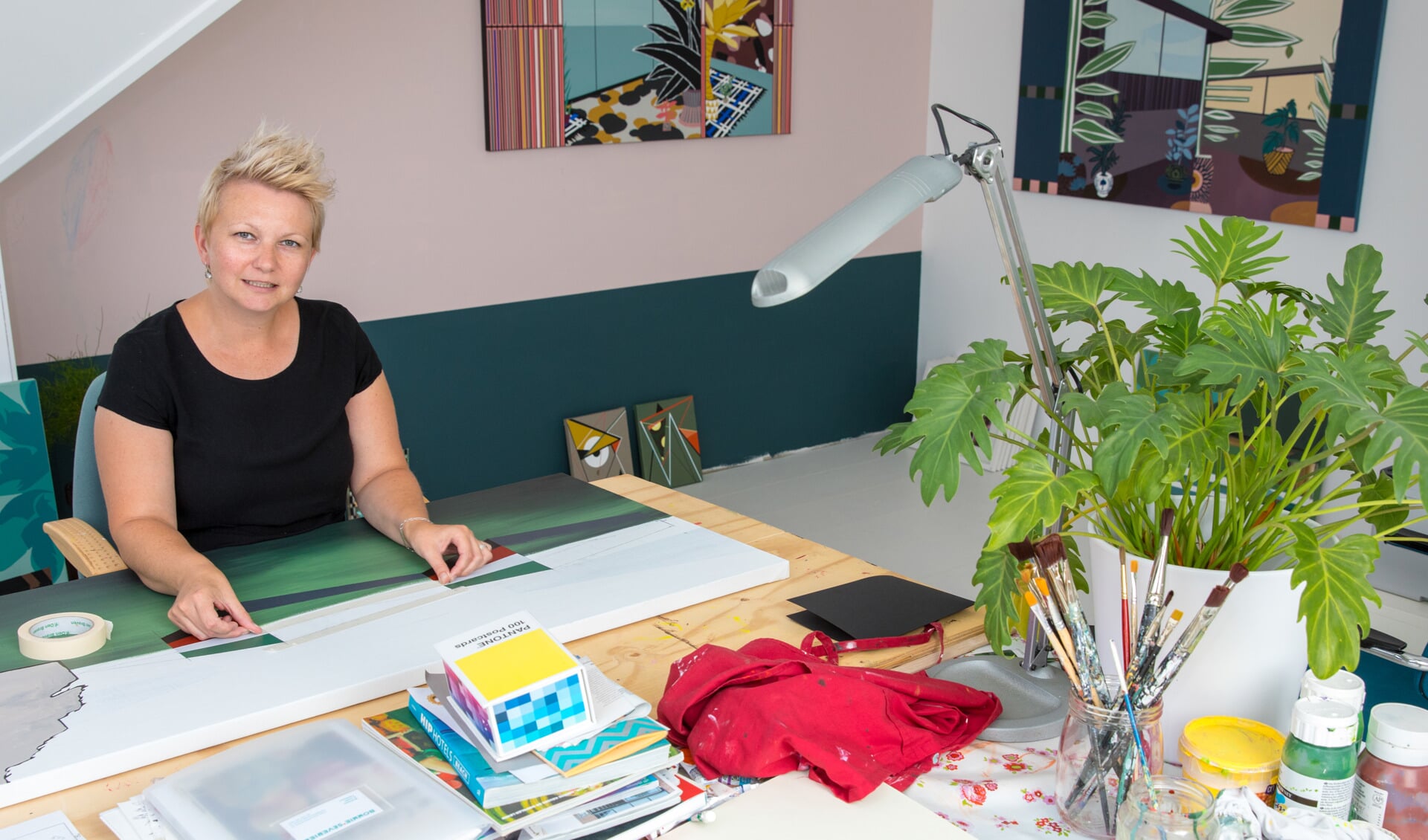 Bonnie Severien in haar atelier: 'Al puzzelend ontdek ik de juiste balans in mijn werk.'