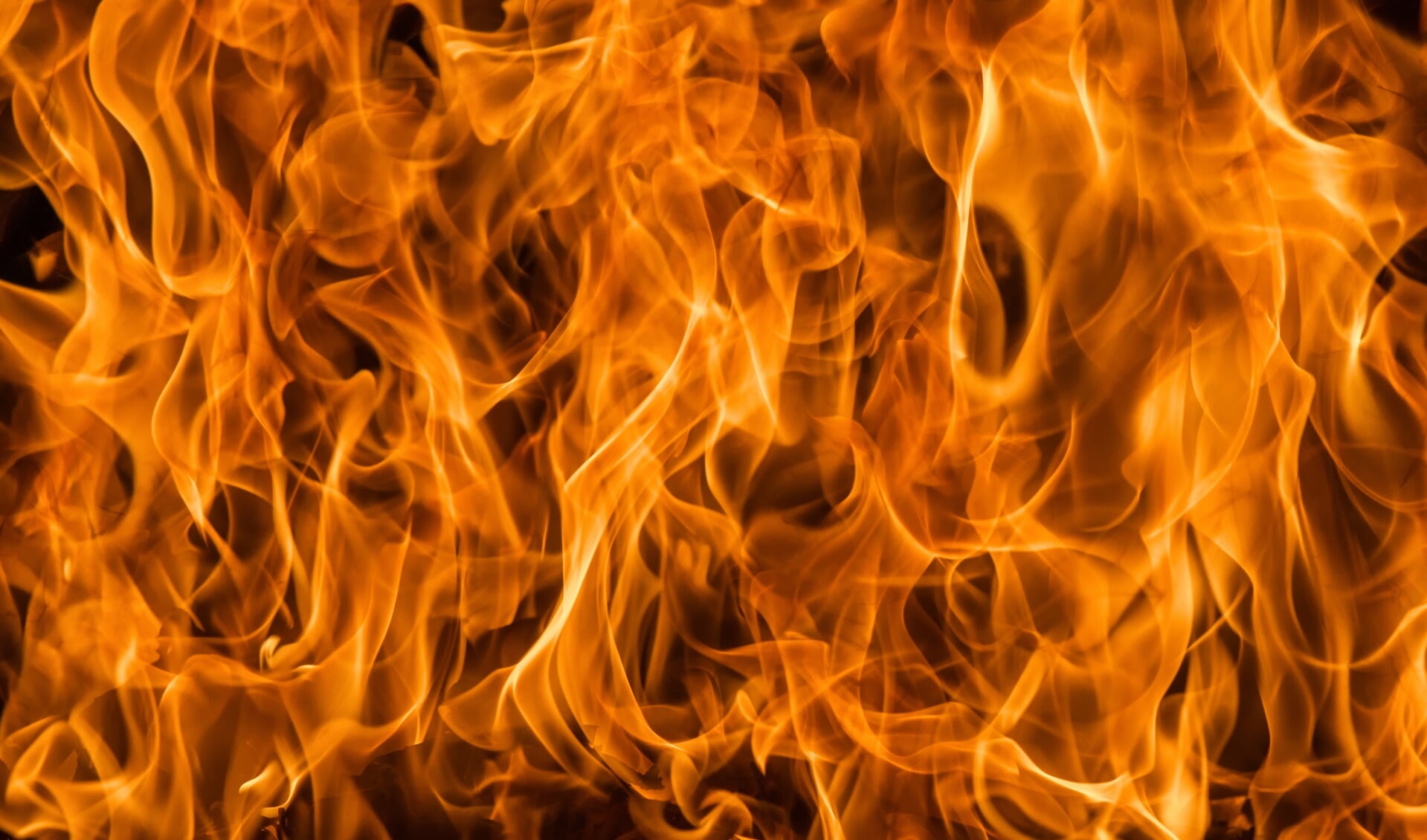 Een gezellige kampvuur kan momenteel tot forse natuurbranden leiden. (Foto: AdobeStock)