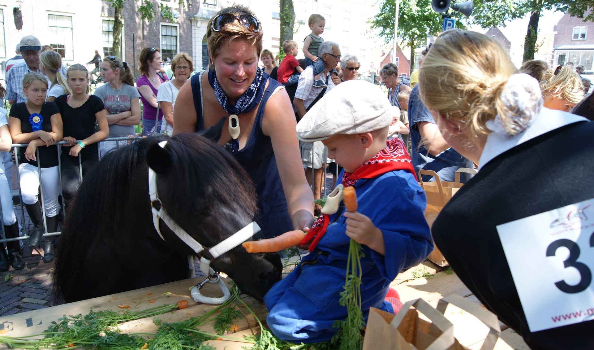 De Hoornse ponydag trekt al veertig jaar duizenden bezoekers naar de stad. (Foto: aangeleverd)