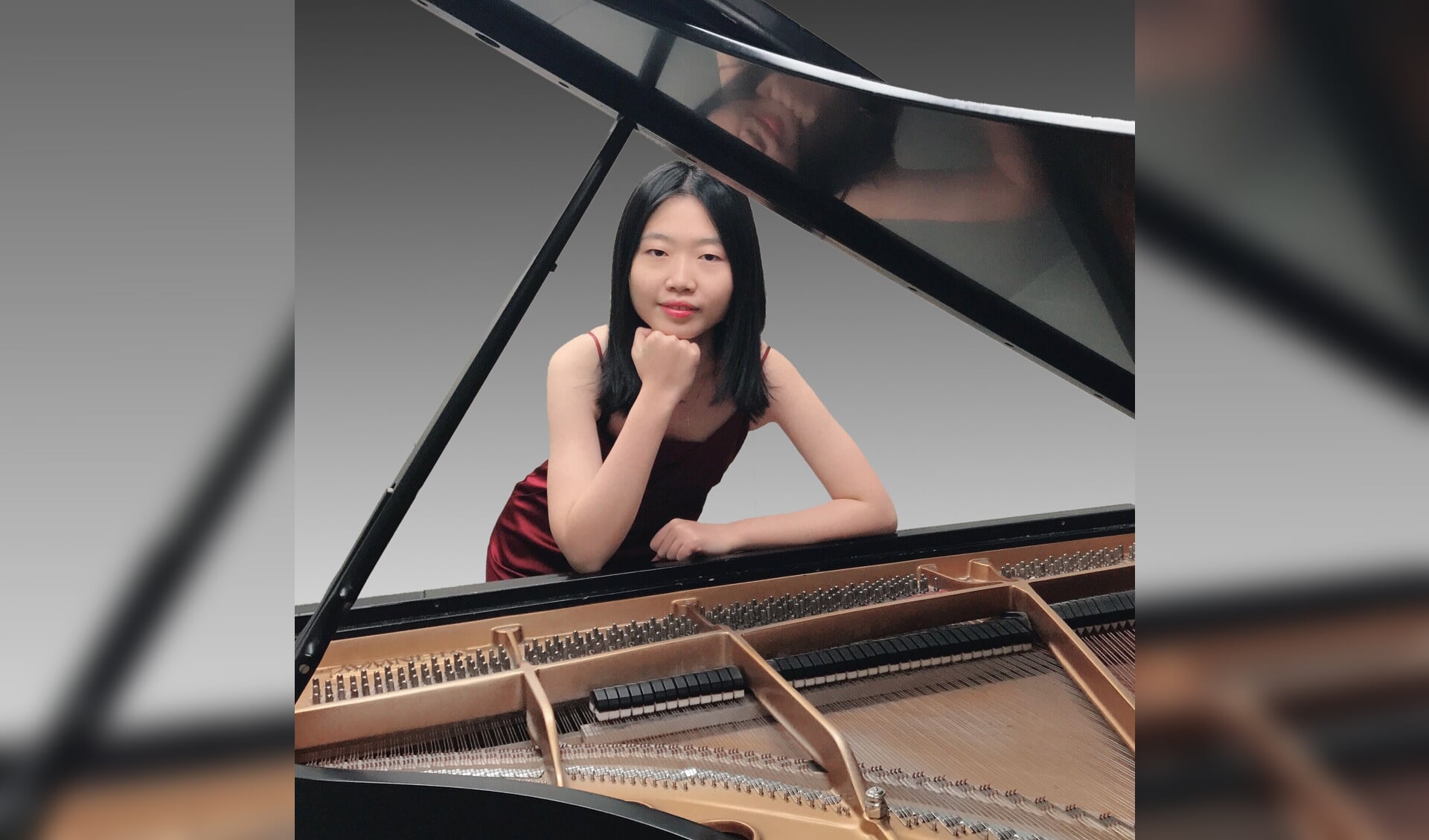 De talentvolle Chinese pianiste Yidi Jiao speelt een sonate van Schubert. (foto Sining Liu)