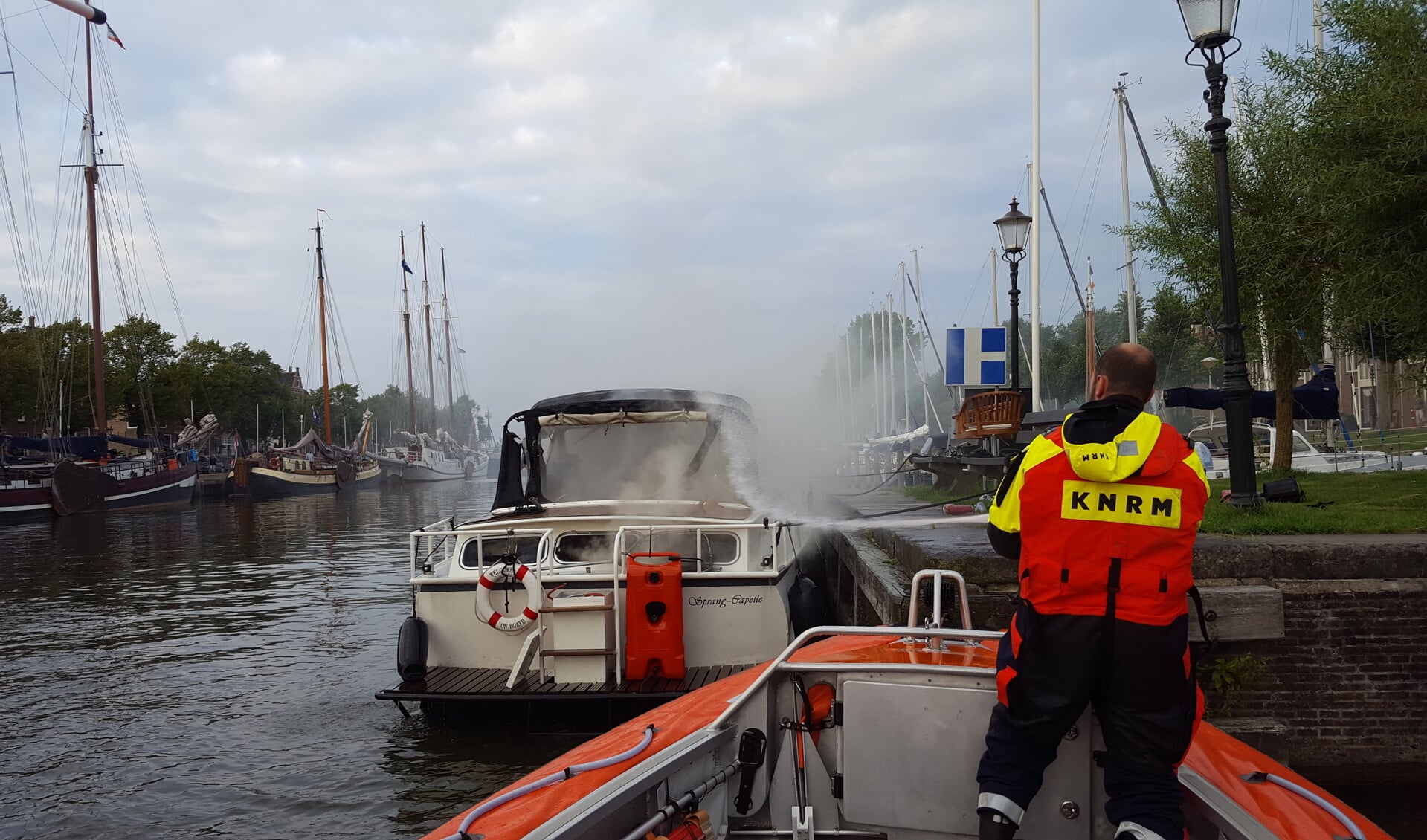 De brand op de boot werd tijdig door de bemanning van de Bernardine geblust. (Foto: aangeleverd)